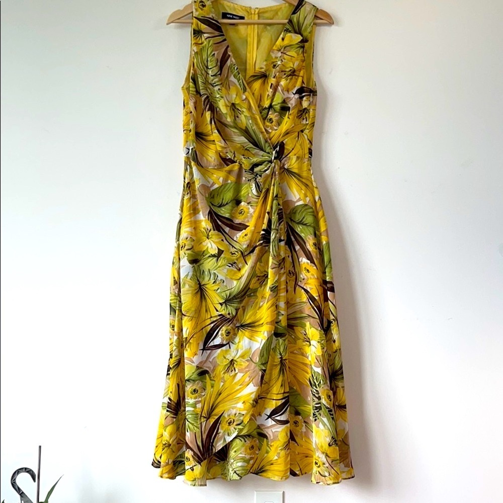 Nine West Tropical Yellow Green Sleeveless V-Neck Midi Dress